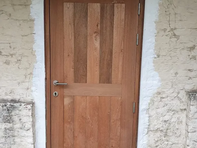 op maat gemaakte deur door onze schrijnwerker Oostkamp
